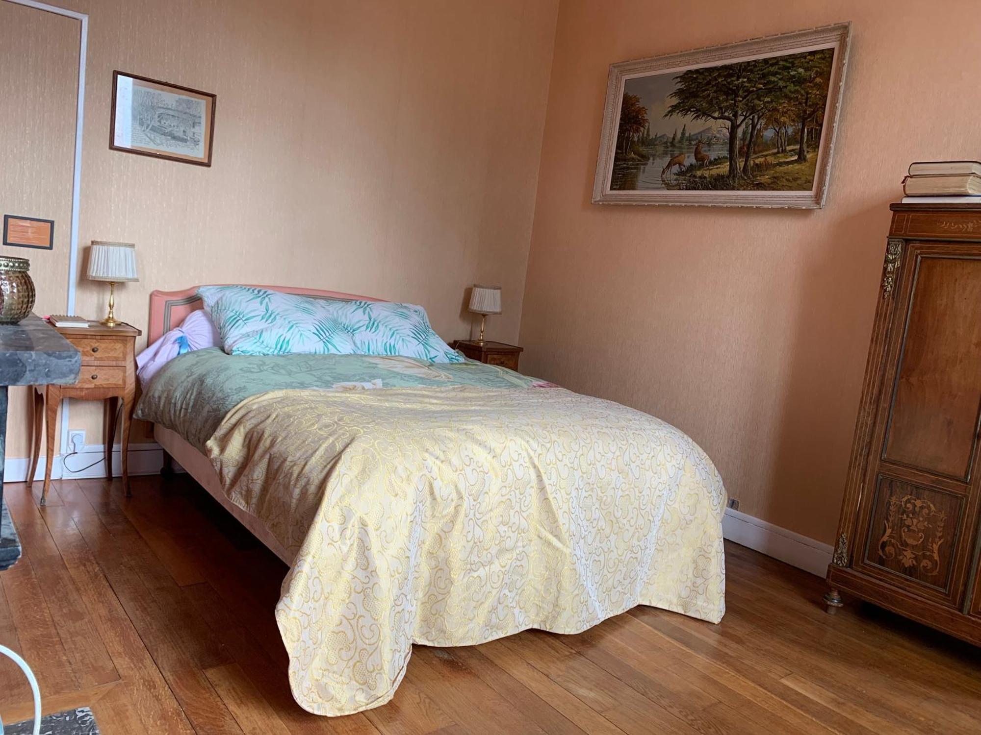 Bed and Breakfast Yxie - Manoir Des Arts Villeblevin Habitación foto
